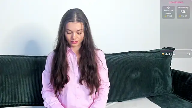 Eva McCoy online show from November 10, 2025, 12:43 pm