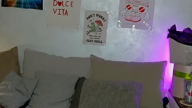 SweetDarling7 online show from May 8, 2026, 2:32 pm