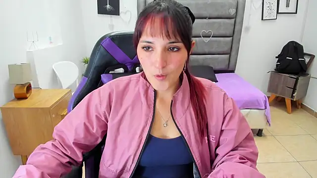 Snapshot of Tania_Duque chatting on July 21, 2026, 2:18 pm Tania Duque online show from July 21, 2026, 2:18 pm