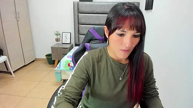 Snapshot of Tania_Duque chatting on July 27, 2026, 2:02 pm Tania Duque online show from July 27, 2026, 2:02 pm