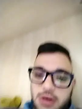 Snapshot of Francescodicristina44 chatting on March 31, 2026, 12:01 am Francescodicristina44 online show from March 31, 2026, 12:01 am