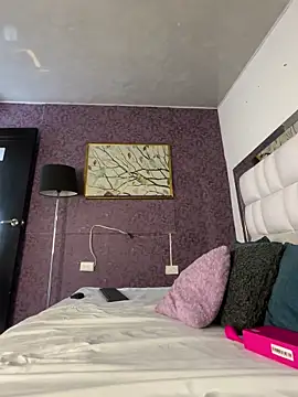 LunaCandy  online show from December 4, 2025, 1:21 pm