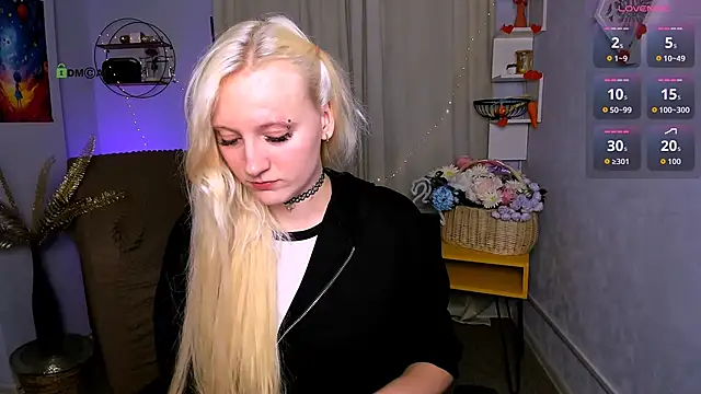 Snapshot of madam_uliis chatting on April 9, 2026, 4:35 pm madam uliis online show from April 9, 2026, 4:35 pm