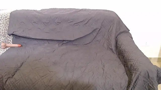 Snapshot of Selene-1975 chatting on October 19, 2025, 1:47 pm Selene-1975 online show from October 19, 2025, 1:47 pm