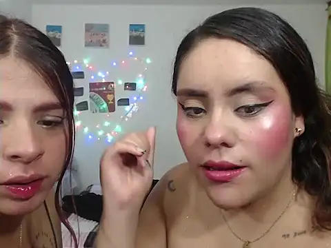 Snapshot of nicky_andcamil chatting on May 5, 2026, 10:13 pm nicky andcamil online show from May 5, 2026, 10:13 pm