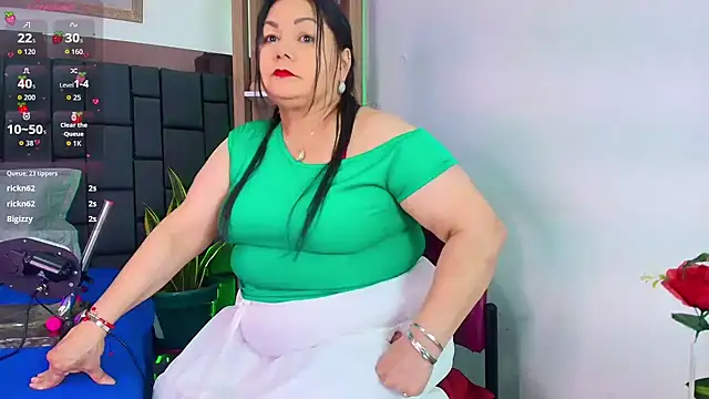 Snapshot of EllenaBoobs_ chatting on June 12, 2026, 8:28 pm EllenaBoobs online show from June 12, 2026, 8:28 pm