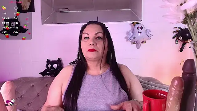 Snapshot of EllenaBoobs_ chatting on October 16, 2025, 6:54 am EllenaBoobs online show from October 16, 2025, 6:54 am