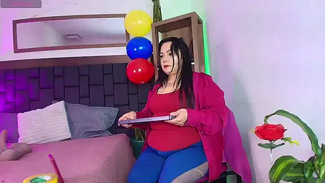 Snapshot of EllenaBoobs_ chatting on June 29, 2026, 2:17 pm EllenaBoobs online show from June 29, 2026, 2:17 pm