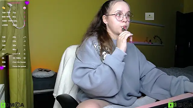 Lilysweet13 online show from October 18, 2025, 11:23 am