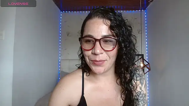 Snapshot of mia_velvet1 chatting on May 31, 2026, 6:09 pm mia velvet1 online show from May 31, 2026, 6:09 pm