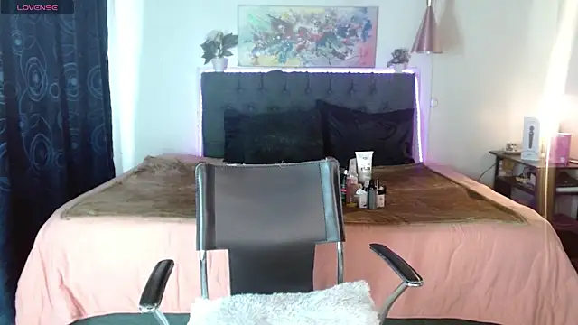 Snapshot of mia_velvet1 chatting on November 5, 2025, 1:47 pm mia velvet1 online show from November 5, 2025, 1:47 pm