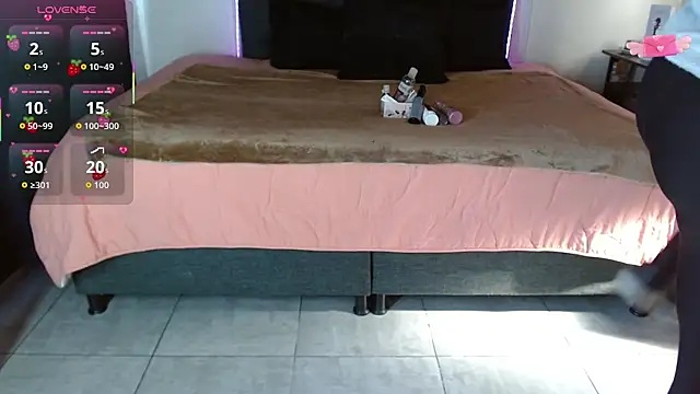 Snapshot of mia_velvet1 chatting on November 4, 2025, 1:37 pm mia velvet1 online show from November 4, 2025, 1:37 pm