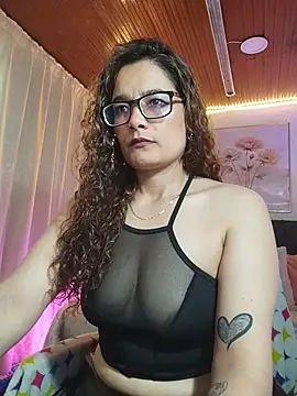 Snapshot of Rose_Thompson1 chatting on June 3, 2026, 1:34 pm Rose Thompson1 online show from June 3, 2026, 1:34 pm