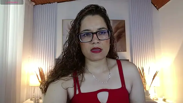 Snapshot of Rose_Thompson1 chatting on May 19, 2026, 1:40 pm Rose Thompson1 online show from May 19, 2026, 1:40 pm