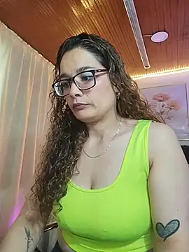 Snapshot of Rose_Thompson1 chatting on June 2, 2026, 1:33 pm Rose Thompson1 online show from June 2, 2026, 1:33 pm
