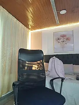 Snapshot of Rose_Thompson1 chatting on August 5, 2026, 1:49 pm Rose Thompson1 online show from August 5, 2026, 1:49 pm