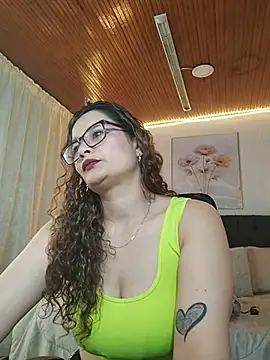 Snapshot of Rose_Thompson1 chatting on July 9, 2026, 1:21 pm Rose Thompson1 online show from July 9, 2026, 1:21 pm