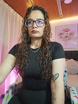 Snapshot of Rose_Thompson1 chatting on May 29, 2026, 1:39 pm Rose Thompson1 online show from May 29, 2026, 1:39 pm