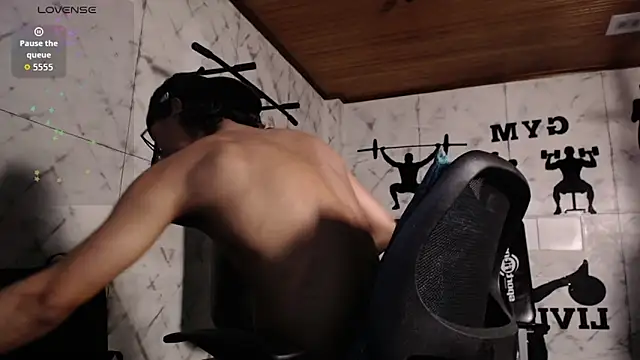 Snapshot of labrinthteasing chatting on February 9, 2026, 2:04 pm labrinthteasing online show from February 9, 2026, 2:04 pm