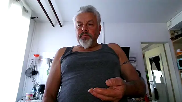 Berg Boy online show from May 16, 2026, 8:35 am