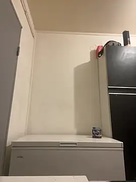 Snapshot of Hugo34bg chatting on October 29, 2025, 2:32 am Hugo34bg online show from October 29, 2025, 2:32 am