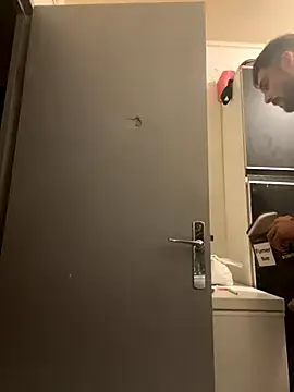 Snapshot of Hugo34bg chatting on November 7, 2025, 2:27 am Hugo34bg online show from November 7, 2025, 2:27 am