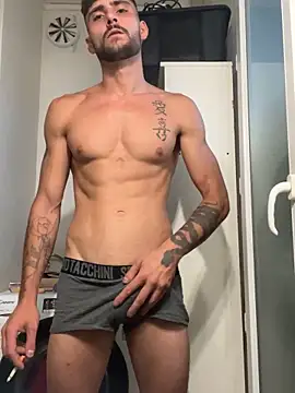 Snapshot of Hugo34bg chatting on September 10, 2025, 5:45 pm Hugo34bg online show from September 10, 2025, 5:45 pm