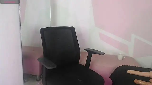 vicky bigboobs babe online show from April 20, 2026, 1:24 pm