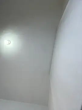 Snapshot of Ivelleee_ chatting on May 28, 2026, 10:48 pm Ivelleee online show from May 28, 2026, 10:48 pm