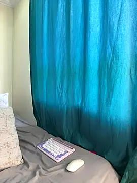 Snapshot of Ivelleee_ chatting on October 28, 2025, 10:20 pm Ivelleee online show from October 28, 2025, 10:20 pm