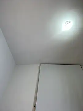Snapshot of Ivelleee_ chatting on May 17, 2026, 12:21 am Ivelleee online show from May 17, 2026, 12:21 am