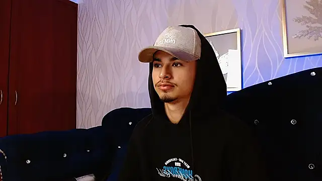 Snapshot of MathewAdams chatting on November 14, 2025, 6:33 pm MathewAdams online show from November 14, 2025, 6:33 pm