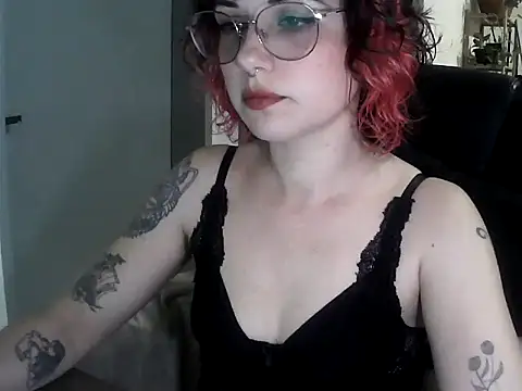 Snapshot of Acid_Girl_Ofc chatting on October 15, 2025, 3:16 am Acid Girl Ofc online show from October 15, 2025, 3:16 am