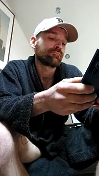 Snapshot of LKC94 chatting on December 14, 2025, 10:43 am LKC94 online show from December 14, 2025, 10:43 am