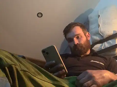 Snapshot of LKC94 chatting on March 18, 2025, 4:18 am LKC94 online show from March 18, 2025, 4:18 am