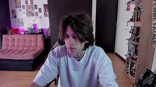 Snapshot of xIce_Boy chatting on May 19, 2026, 1:18 pm xIce Boy online show from May 19, 2026, 1:18 pm