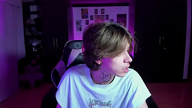 Snapshot of xIce_Boy chatting on March 19, 2026, 3:50 am xIce Boy online show from March 19, 2026, 3:50 am