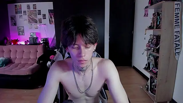 Snapshot of xIce_Boy chatting on June 3, 2026, 2:33 pm xIce Boy online show from June 3, 2026, 2:33 pm