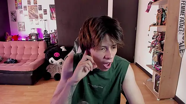 Snapshot of xIce_Boy chatting on June 16, 2026, 3:23 pm xIce Boy online show from June 16, 2026, 3:23 pm