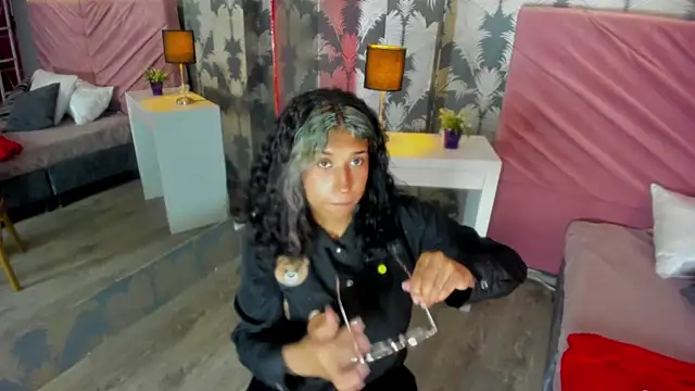 Snapshot of Karin_Ks chatting on November 28, 2025, 9:04 pm Karin Ks online show from November 28, 2025, 9:04 pm