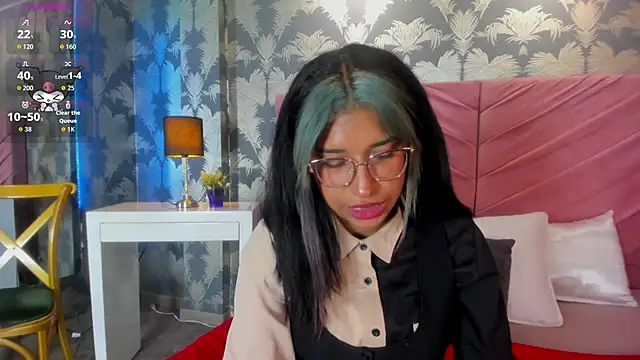 Snapshot of Karin_Ks chatting on November 19, 2025, 7:36 pm Karin Ks online show from November 19, 2025, 7:36 pm