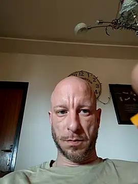 Snapshot of svenpfeifer chatting on March 2, 2026, 10:11 am svenpfeifer online show from March 2, 2026, 10:11 am