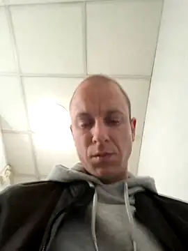 Snapshot of svenpfeifer chatting on March 17, 2025, 6:51 am svenpfeifer online show from March 17, 2025, 6:51 am