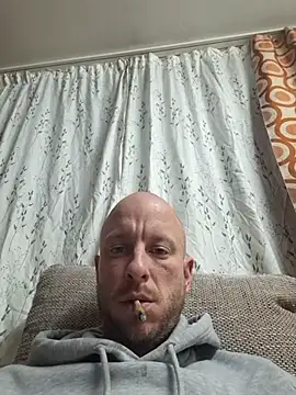 Snapshot of svenpfeifer chatting on November 18, 2025, 3:59 pm svenpfeifer online show from November 18, 2025, 3:59 pm