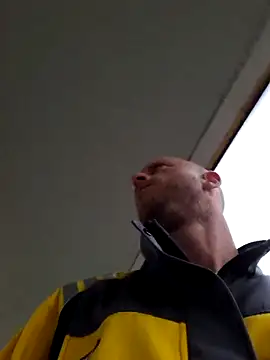 Snapshot of svenpfeifer chatting on October 20, 2025, 2:50 pm svenpfeifer online show from October 20, 2025, 2:50 pm