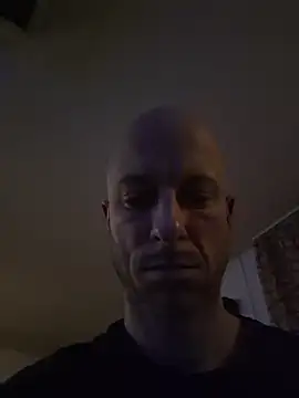 Snapshot of svenpfeifer chatting on December 16, 2025, 1:10 am svenpfeifer online show from December 16, 2025, 1:10 am