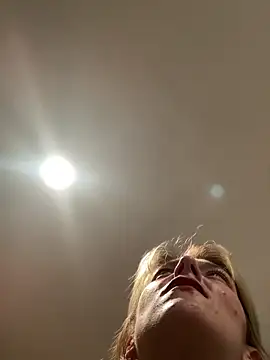 Snapshot of 2brokegirlz chatting on September 11, 2025, 10:15 am 2brokegirlz online show from September 11, 2025, 10:15 am