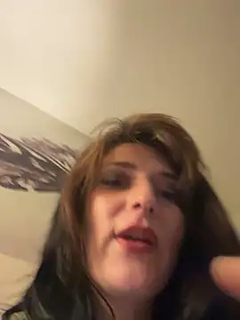 Snapshot of 2brokegirlz chatting on March 11, 2025, 5:57 am 2brokegirlz online show from March 11, 2025, 5:57 am