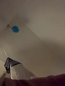 Snapshot of 2brokegirlz chatting on March 14, 2025, 7:04 am 2brokegirlz online show from March 14, 2025, 7:04 am