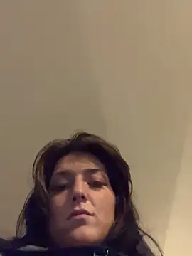 Snapshot of 2brokegirlz chatting on March 17, 2025, 7:24 am 2brokegirlz online show from March 17, 2025, 7:24 am